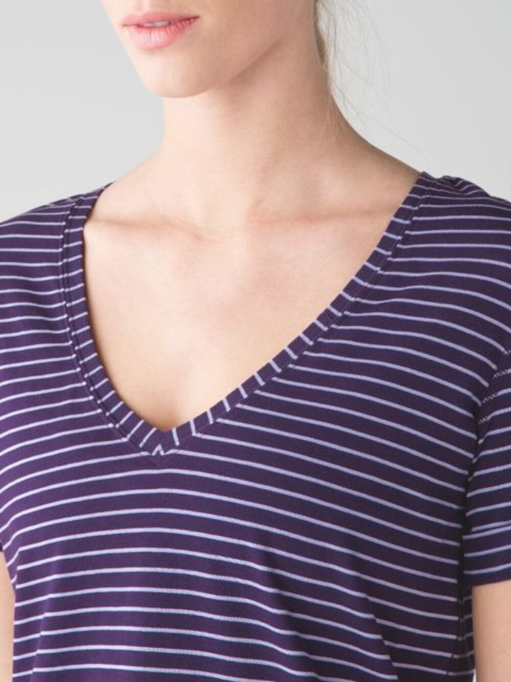 Lululemon Love V Neck Tee Shirt Parallel Stripe Lilac Deep Zinfandel Size 6 EUC